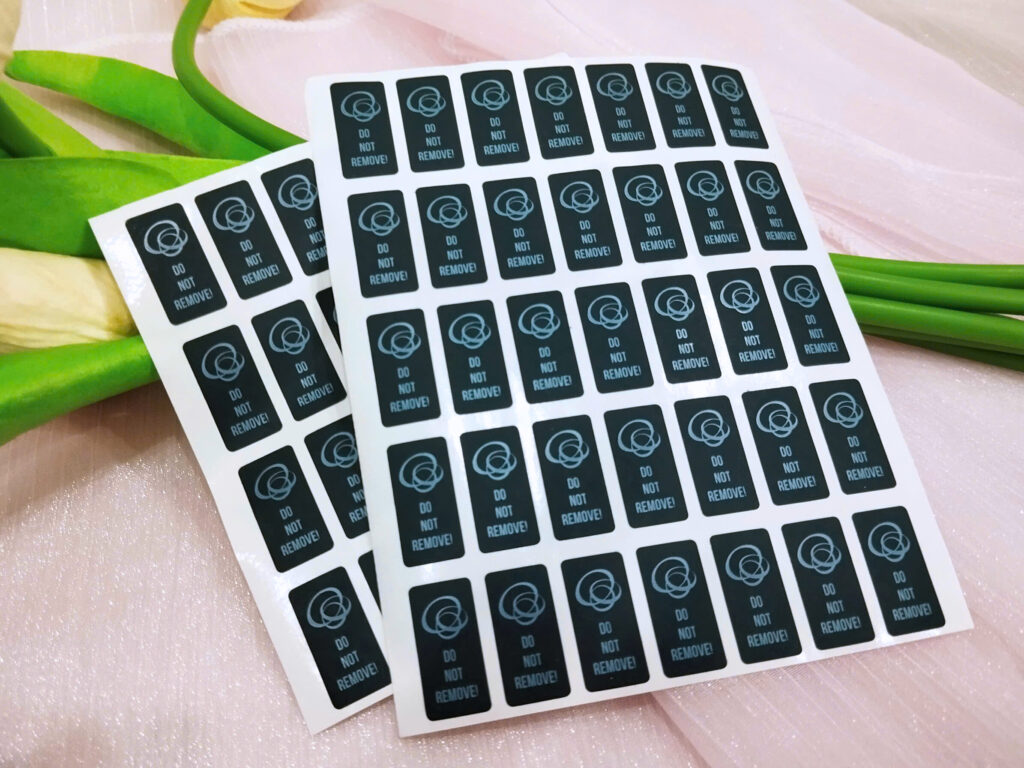 Các Chất Liệu Phổ Biến Dùng Cho Tem Che Camera