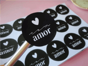 in decal giay theo yeu cau